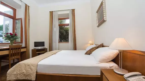 Hotel Zagreb | Dubrovnik-Neretva - Dubrovnik (ve civarı) - Dubrovnik - Lapad