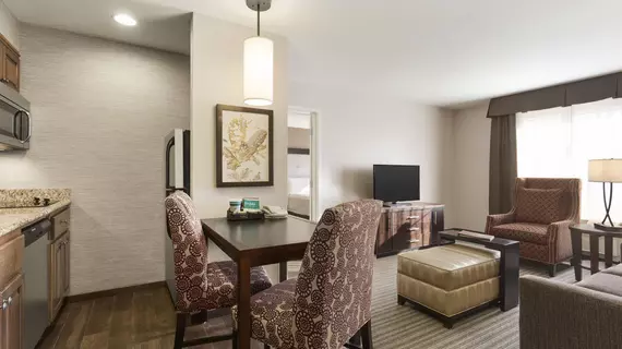 Homewood Suites by Hilton Fargo | Kuzey Dakota - Fargo (ve civarı) - Fargo