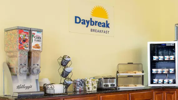 DAYS INN NORFOLK MILITARY CIRC | Virginia - Norfolk - Virginia Beach (ve civarı) - Norfolk