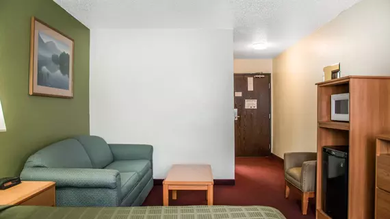 Quality Inn Hudson | Wisconsin - Hudson (ve civarı) - Hudson