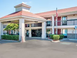 Econo Lodge Inn & Suites Murfreesboro | Tennessee - Nashville-Davidson - Nashville (ve civarı) - Murfreesboro