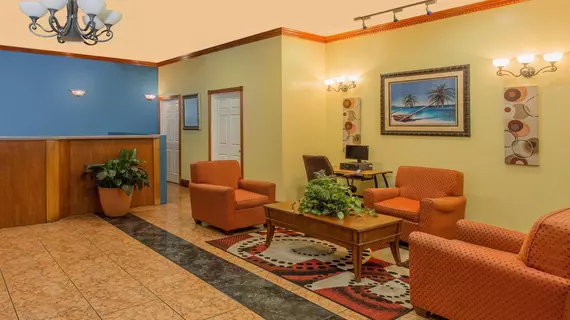 Days Inn Fort Myers South/Airport | Florida - Fort Myers (ve civarı) - Fort Myers