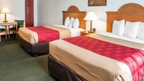 ECONO LODGE INN & SUITES | New Mexico - Socorro