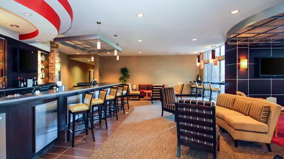 Cambria Suites Akron/Canton Airport | Ohio - Summit İlçesi - Akron (ve civarı) - Uniontown - Green