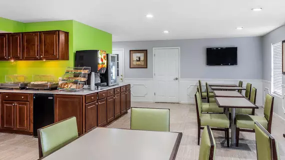 Quality Inn Gallatin | Tennessee - Nashville-Davidson - Nashville (ve civarı) - Gallatin