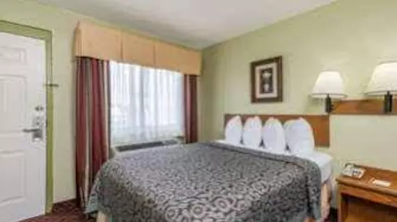 Days Inn & Suites Springfield on Interstate 44 | Missouri - Springfield (ve civarı) - Springfield