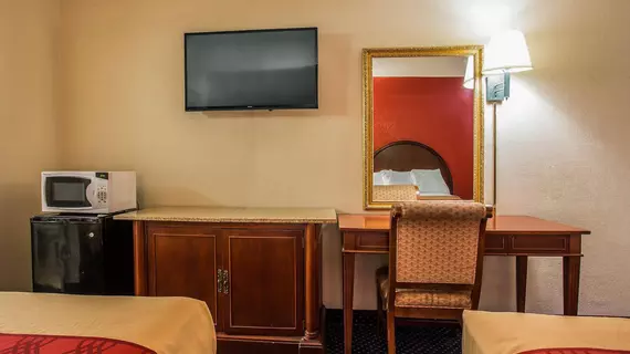 Econo Lodge Fort Jackson | Güney Karolayna - Columbia (ve civarı) - Columbia