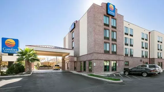 Comfort Inn & Suites San Antonio Airport | Teksas - San Antonio (ve civarı) - San Antonio - Kuzey San Antonio - SAT Havalimanı