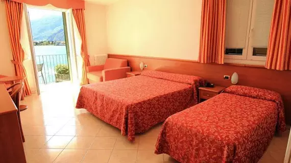 Hotel Regina | Lombardy - Como (il) - Gravedona