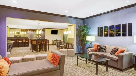 Baymont Inn and Suites Dallas Love Field | Teksas - Dallas (ve civarı) - Dallas