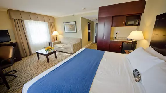 Holiday Inn Express and Suites Merrimack | New Hampshire - Manchester (ve civarı) - Merrimack