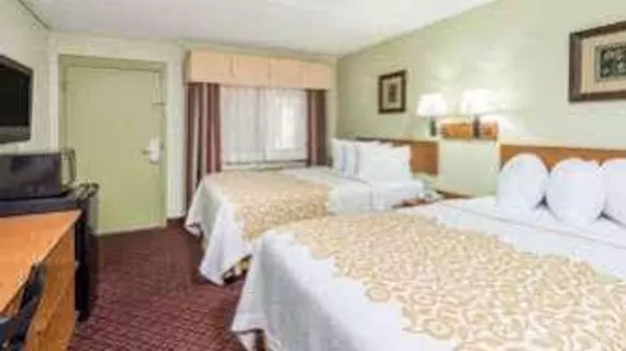 Days Inn & Suites Springfield on Interstate 44 | Missouri - Springfield (ve civarı) - Springfield