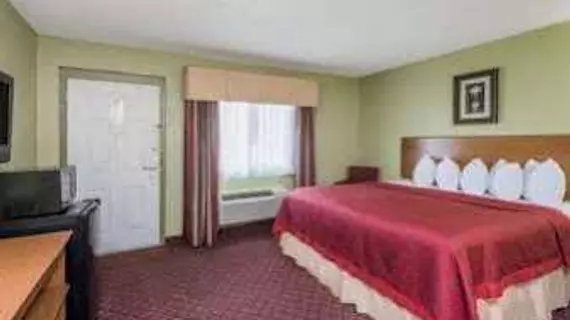 Days Inn & Suites Springfield on Interstate 44 | Missouri - Springfield (ve civarı) - Springfield