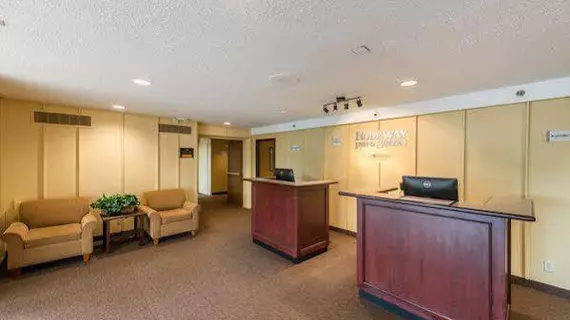 RODEWAY INN & SUITES | Oregon - Portland (ve civarı) - Portland