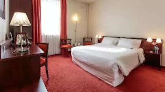 Kyriad Prestige Hotel Clermont-Ferrand | Auvergne-Rhone-Alpes - Puy-de-Dome (bölge) - Clermont-Ferrand