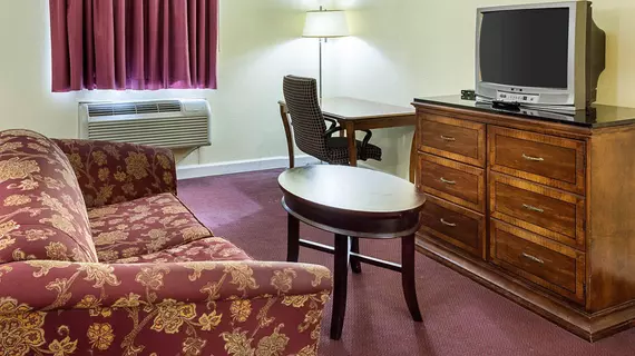 Econo Lodge Benns Church- Smithfield | Virginia - Norfolk - Virginia Beach (ve civarı) - Smithfield