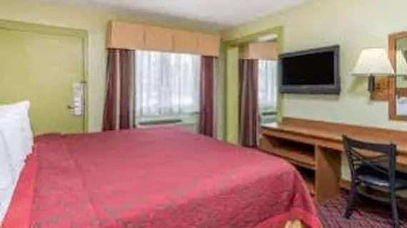 Days Inn & Suites Springfield on Interstate 44 | Missouri - Springfield (ve civarı) - Springfield