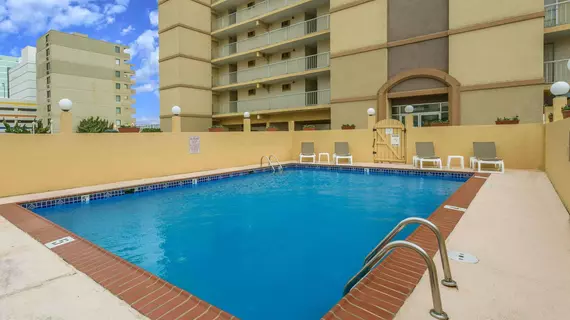 Travelodge Suites Virginia Beach Oceanfront | Virginia - Norfolk - Virginia Beach (ve civarı) - Virginia Beach