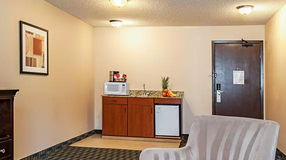 Quality Inn & Suites Pacific | Washington - Tacoma (ve civarı) - Pacific