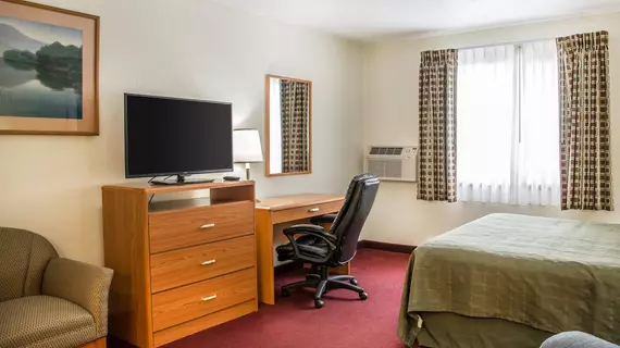 Quality Inn Hudson | Wisconsin - Hudson (ve civarı) - Hudson