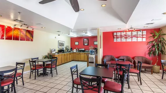 Econo Lodge | Oklahoma - Pryor (ve civarı) - Pryor