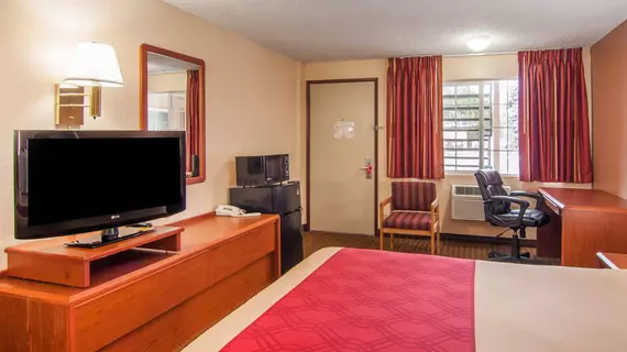 Econo Lodge Inn & Suites | Oregon - Portland (ve civarı) - Hillsboro