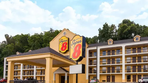 Super 8 Pigeon Forge-Emert St | Tennessee - Gatlinburg - Pigeon Forge (ve civarı) - Pigeon Forge