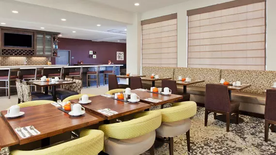 Hilton Garden Inn Montgomery EastChase | Alabama - Montgomery (ve civarı) - Montgomery