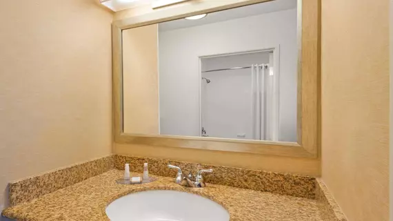 BAYMONT INN & SUITES DENVER IN | Kolorado - Denver (ve civarı) - Denver