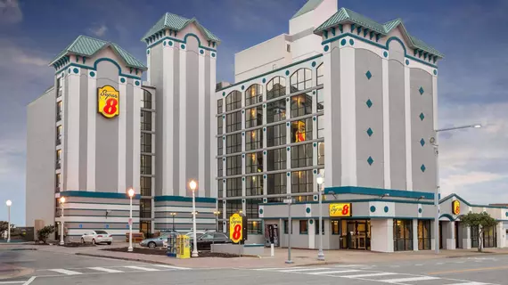 Super 8 Virginia Beach Oceanfront | Virginia - Norfolk - Virginia Beach (ve civarı) - Virginia Beach