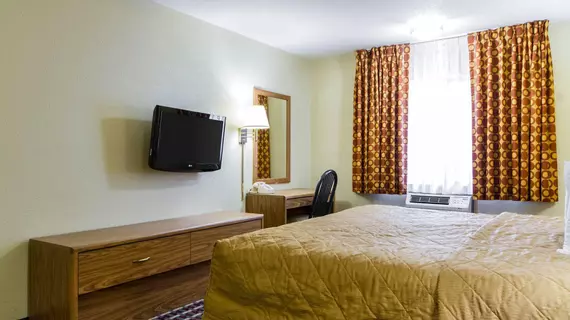 Econo Lodge Madison | Wisconsin - Madison (ve civarı) - Madison