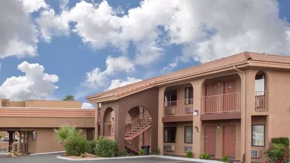 Howard Johnson Inn-Saint George | Utah - St. George (ve civarı) - St. George