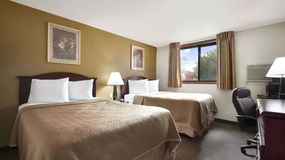 Travelodge LaPorte | Indiana - La Porte