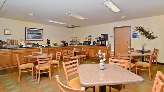 Best Western Wittenberg Inn | Wisconsin - Wausau (ve civarı) - Wittenberg