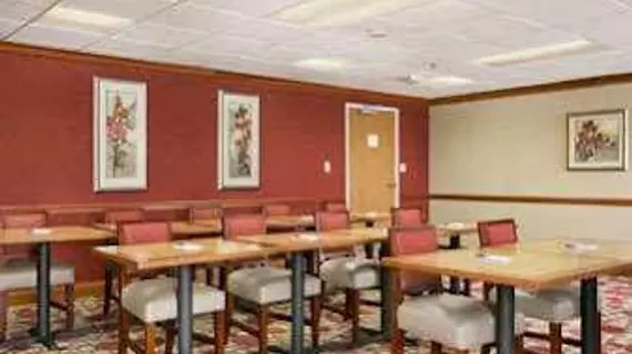 Baymont Inn & Suites Evansville North | Indiana - Evansville (ve civarı) - Haubstadt