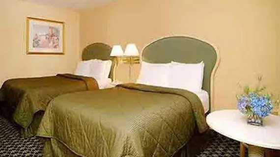 Baymont Inn and Suites Orlando Universal Blvd | Florida - Orlando (ve civarı) - Orlando - Kum Gölü