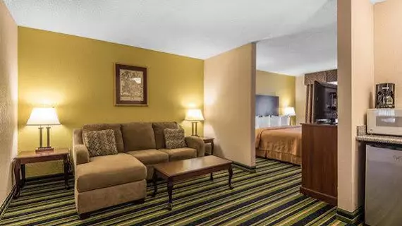 Quality Suites Airport Kansas City | Missouri - Kansas City (ve civarı) - Kansas