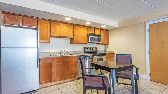 Travelodge Suites Virginia Beach Oceanfront | Virginia - Norfolk - Virginia Beach (ve civarı) - Virginia Beach