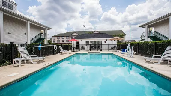 Quality Inn Bessemer | Alabama - Birmingham (ve civarı) - Bessemer