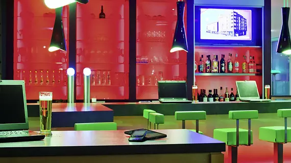 ibis Styles Stuttgart | Baden-Wuerttemberg - Rems-Murr-Kreis - Stuttgart (ve civarı) - Stuttgart - Kurpark