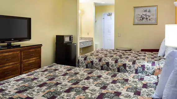 Econo Lodge Benns Church- Smithfield | Virginia - Norfolk - Virginia Beach (ve civarı) - Smithfield