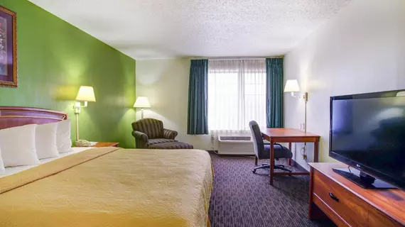 Quality Inn & Suites Austin Airport | Teksas - Austin (ve civarı) - Del Valle