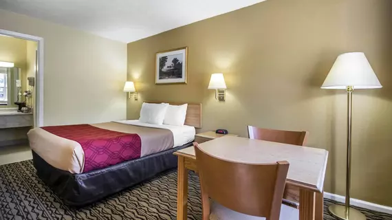 Econo Lodge Erlanger | Kentucky - Covington (ve civarı) - Erlanger