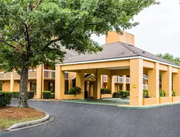 Quality Inn Coliseum | Güney Karolayna - Charleston (ve civarı) - North Charleston