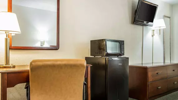 Econo Lodge Inn & Suites Columbia | Güney Karolayna - Columbia (ve civarı) - Columbia