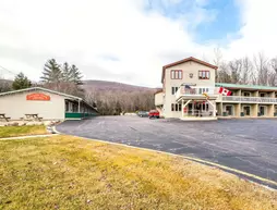 Econo Lodge Inn & Suites Lincoln | New Hampshire - Lincoln