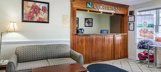 Quality Inn Waynesboro | Virginia - Staunton (ve civarı) - Waynesboro