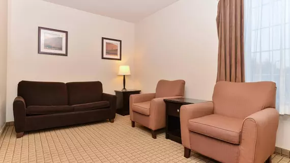 Quality Inn & Suites | Oklahoma - Oklahoma City (ve civarı) - Norman