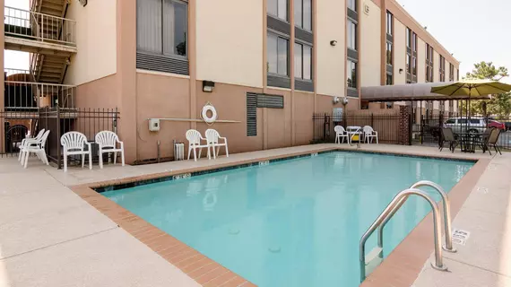 Quality Inn Shreveport | Louisiana - Bossier Parish - Shreveport (ve civarı) - Shreveport