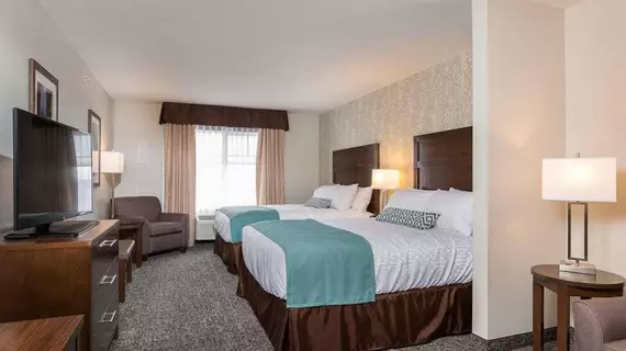 Chestermere Hotel | Alberta - Calgary (ve civarı) - Chestermere